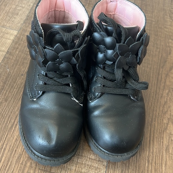 ✨2 PAIRS OF GIRL BOOTS✨ - Picture 8 of 14